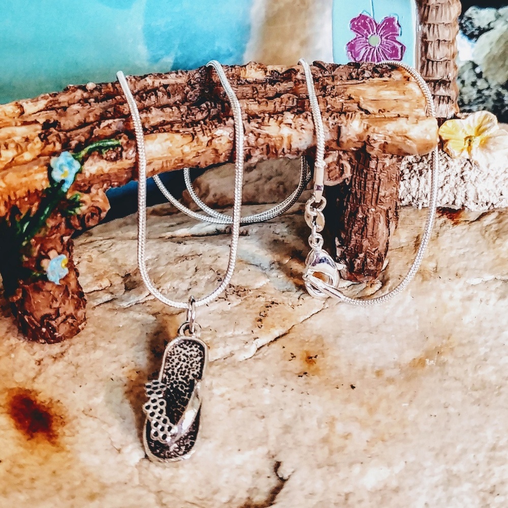 🆕🏖️Antique Silver Flip Flop